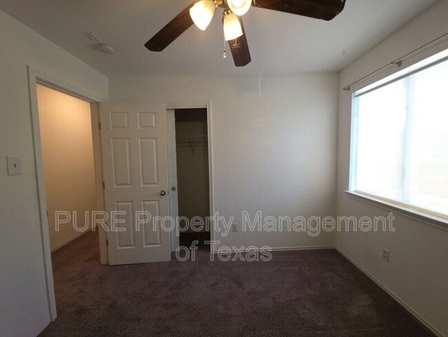 Building Photo - 1424 Roxanne's Run