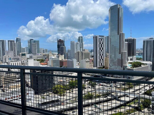 Building Photo - 350 S Miami Ave