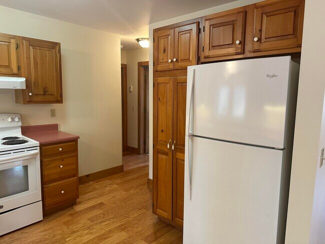 Building Photo - 108 S Bennington Rd