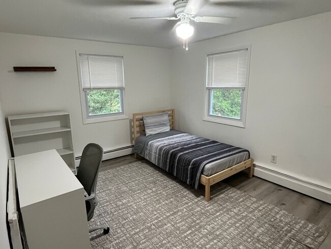 upstairs bedroom 5 - 114 S Lee St