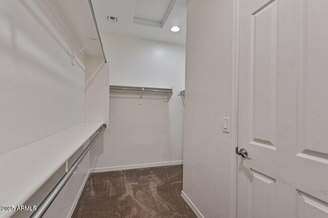 Building Photo - 2337 W Gloria Ln