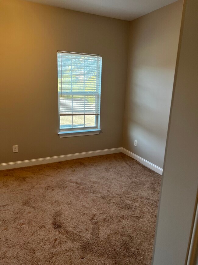 Building Photo - 11442 Charles Towne Way