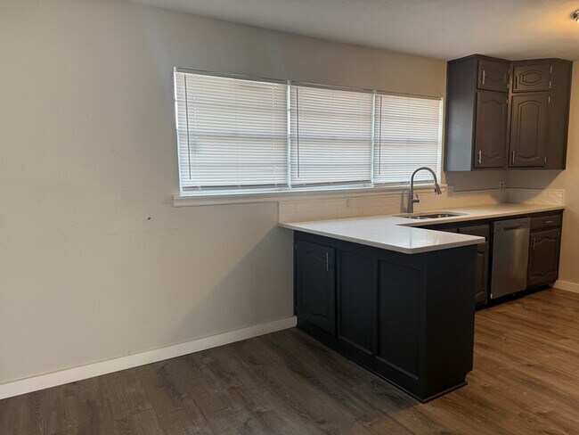 Building Photo - 2705 Cambridge St