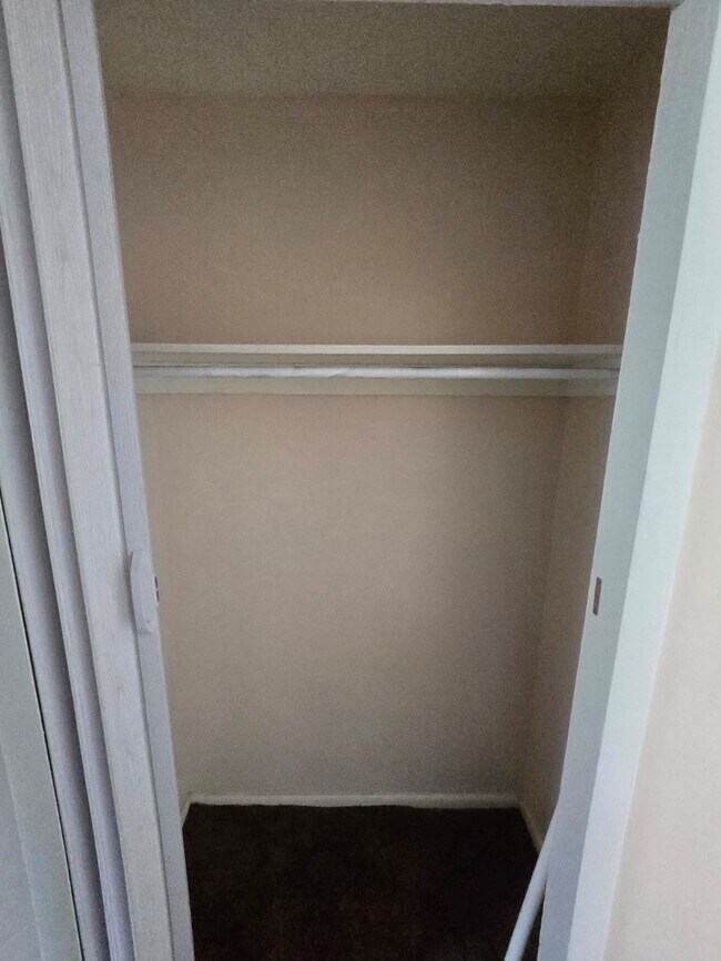 Building Photo - 1885 N Taylor Rd