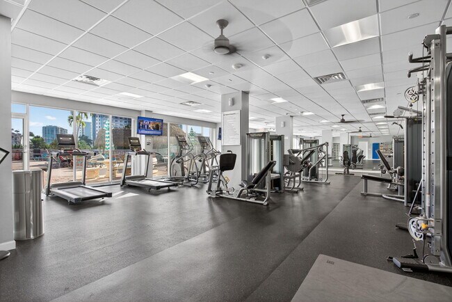 Building Photo - 405 N Ocean Blvd