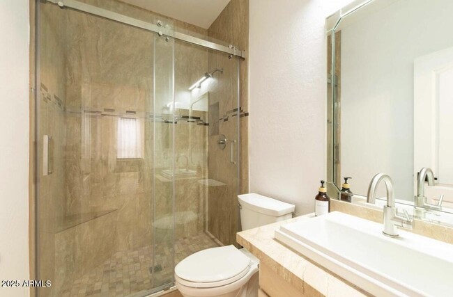 Building Photo - 5536 E Campo Bello Dr