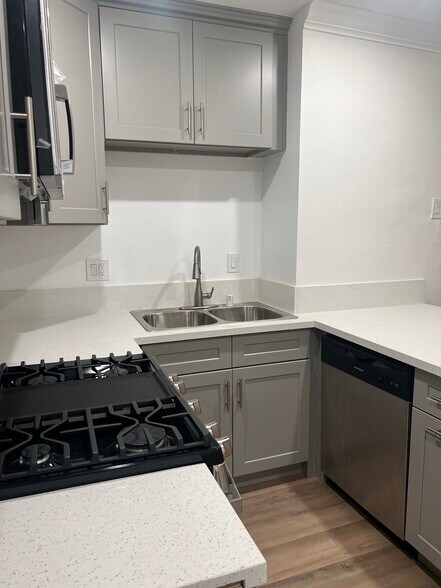 Building Photo - 4728 W 163rd St