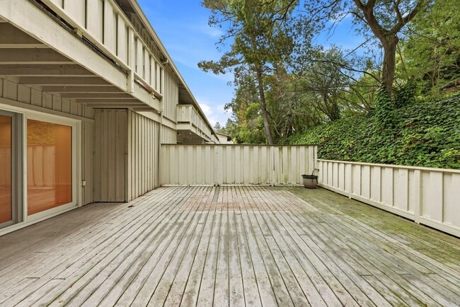 Building Photo - Elegantly Updated Apartment for Rent in Orinda