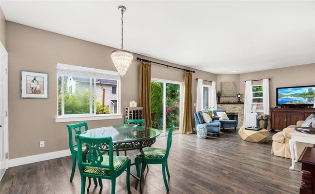 Building Photo - A Gorgeous Home with 4 Bed and 2.5 Bath