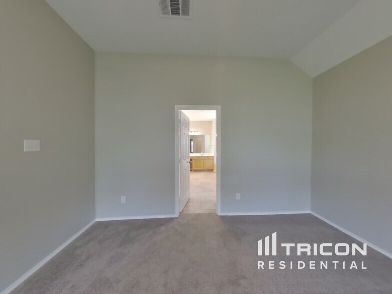 Building Photo - 2122 Preston Trail