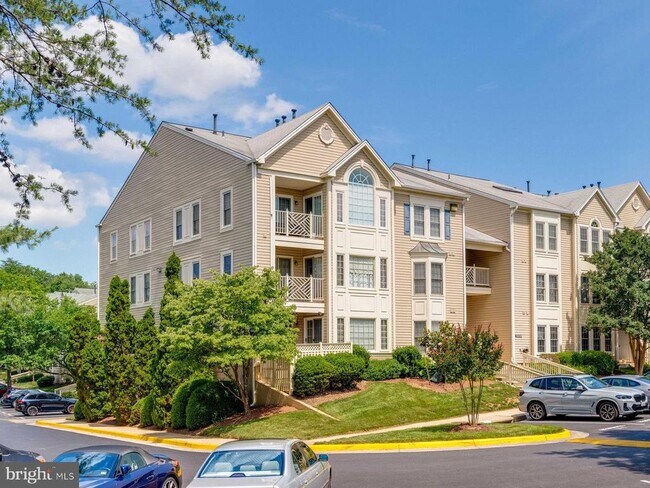 Building Photo - 12209 Fairfield House Dr