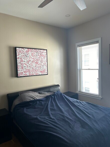 Building Photo - 49 Mozart St