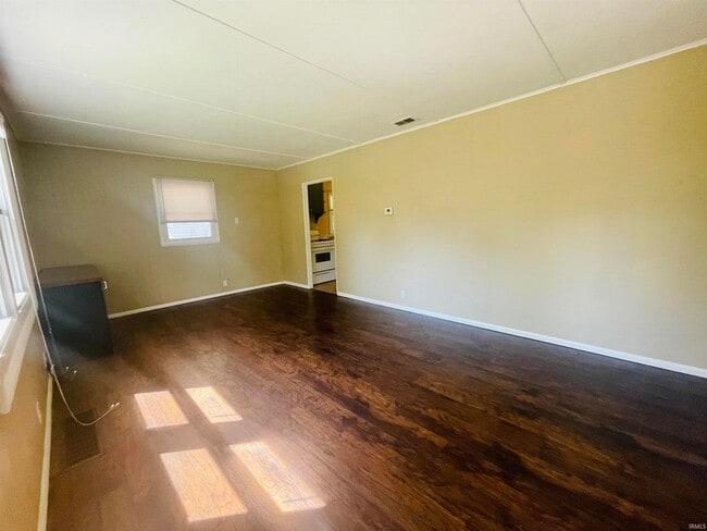 Building Photo - 416 S Eastside Dr