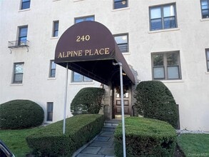 Building Photo - 240 Alpine Pl
