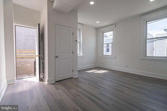 Building Photo - 2410 Wharton St