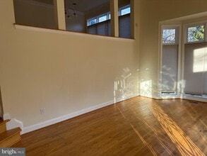 Building Photo - 5509 Thornbush Ct