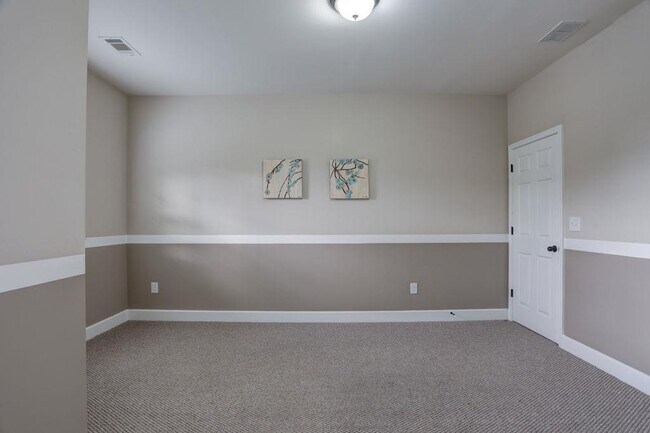 Building Photo - 104 Wellington Trce