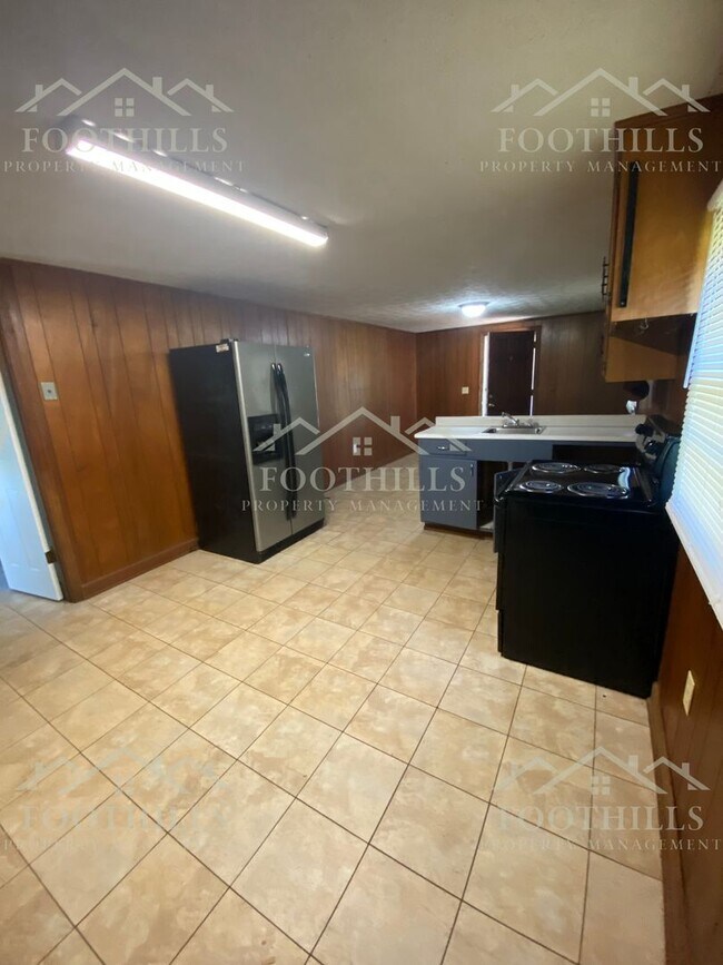 Building Photo - Cozy 1-Bed Detached Apartment with Spaciou...
