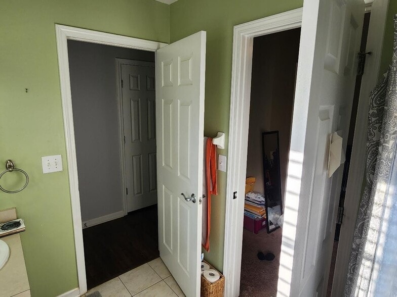 Building Photo - 11364 Campfield Cir