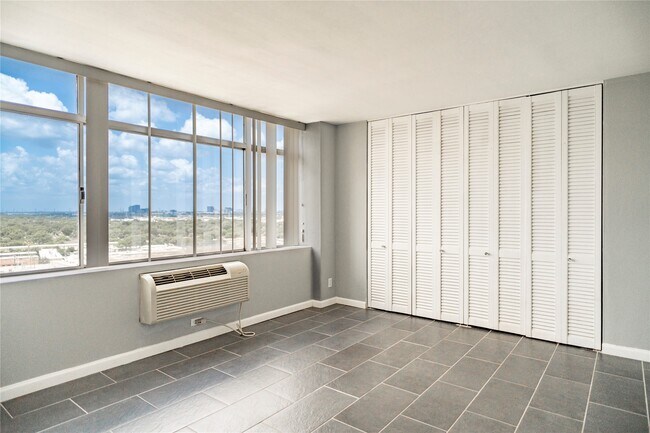 Building Photo - 7510 Hornwood Dr