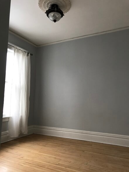 Bedroom - 2200 Girard Ave S