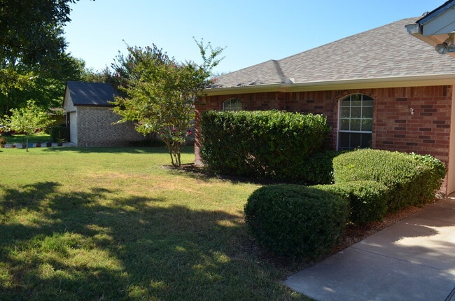 Building Photo - 1710 Quarry Trail