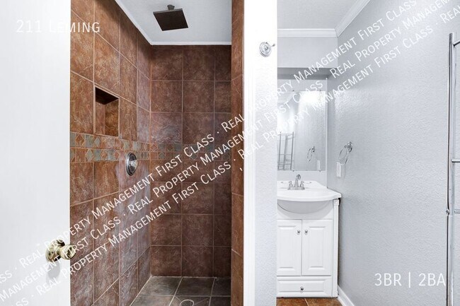 Building Photo - 211 Leming-