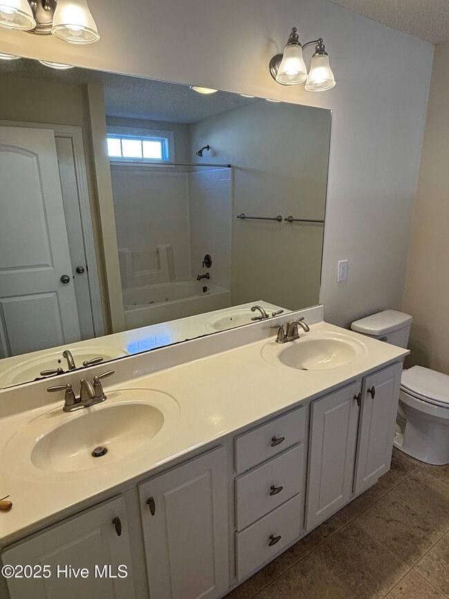 Building Photo - 2321 Sadler Dr