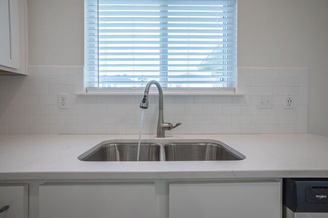 Building Photo - Harbor Dunes