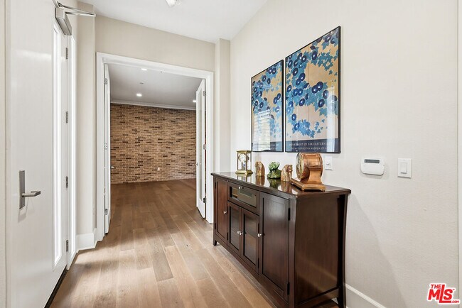 Building Photo - 12775 Bluff Creek Dr