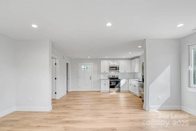 Building Photo - 303 2nd Ave
