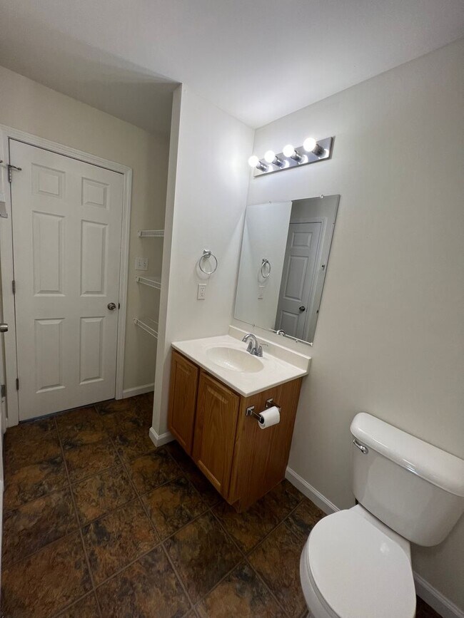Building Photo - 11205 Cumberland Gap Dr