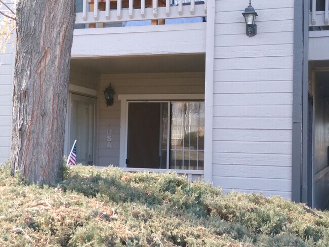 Building Photo - Englewood/DTC Ground Floor 2 Bedroom 2 Bath Condo For Rent - Great Location and Amenities