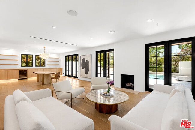 Building Photo - 1001 N Hanover Dr