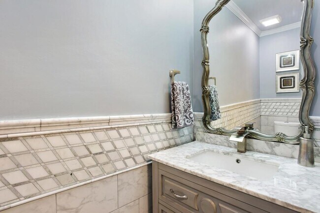 Building Photo - 8900 Carroll Manor Dr