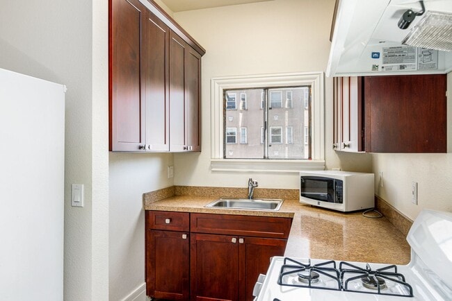 Building Photo - 1446 1st Ave