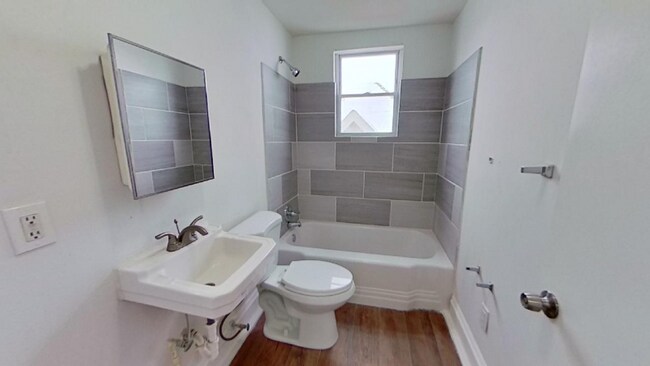 Building Photo - 529 Lincoln Hwy