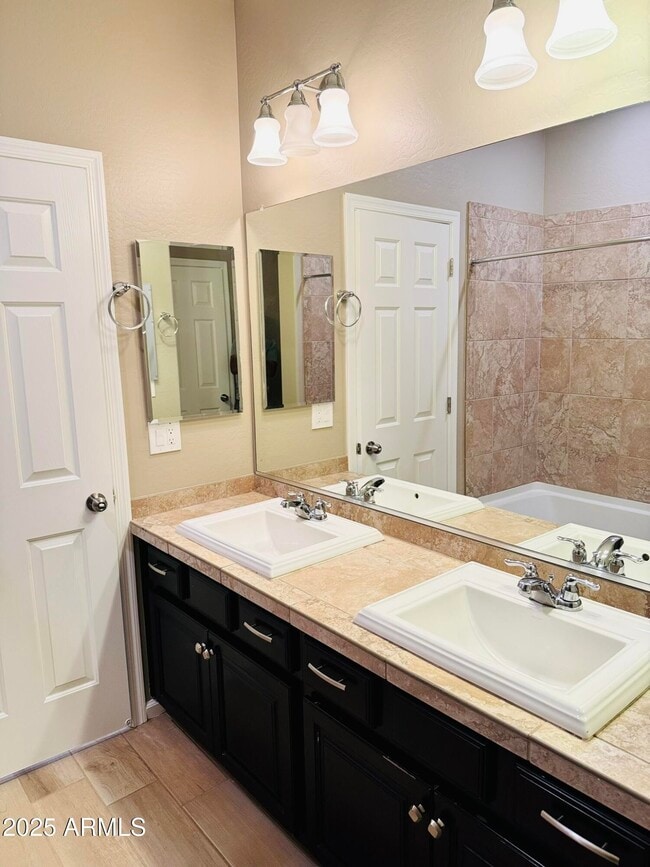 Building Photo - 3253 S Miller Dr