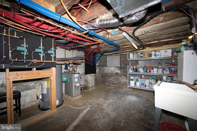 Building Photo - 100 E Stiles Ave