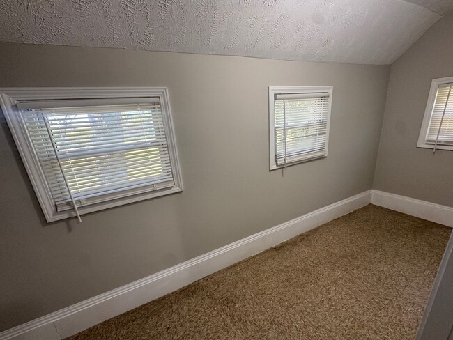 Building Photo - A Place You’ll Love to Call Home – Gorgeous 3-Bedroom Property!