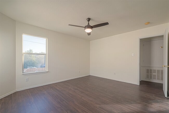 Building Photo - 19839 Rustic Lake Ln