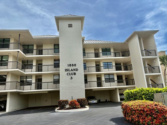 Building Photo - 1000 Swallow Ave