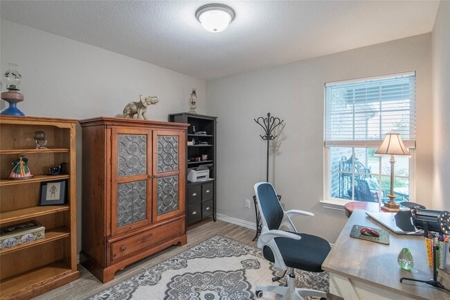 Building Photo - 7633 Rampart Dr