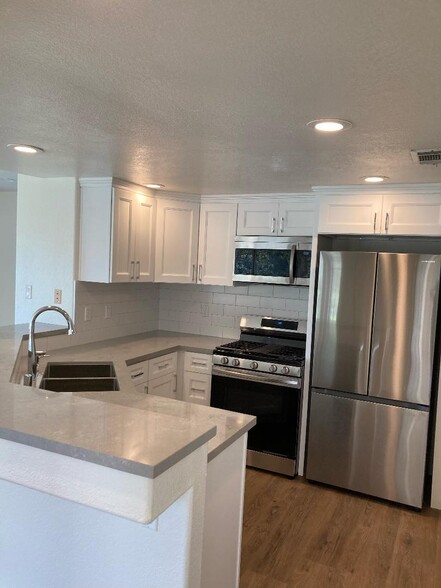 Building Photo - 7030 Paseo Encantada