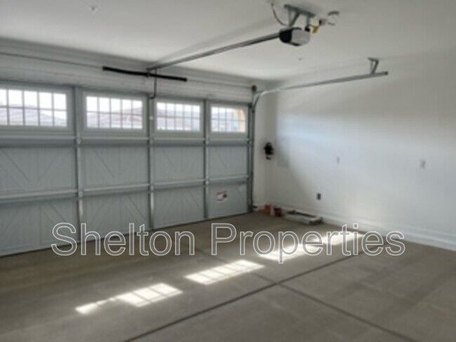 Building Photo - 12534 W Calle de Sol