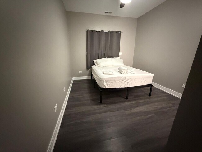 Building Photo - 1734 W Cullerton St