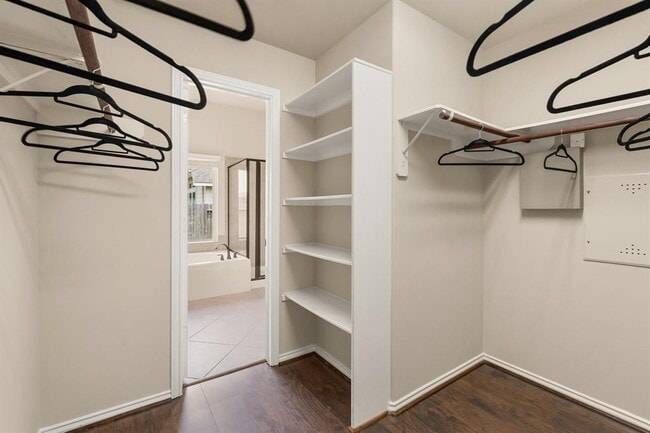 Building Photo - 4211 Ponderosa Hills Ln