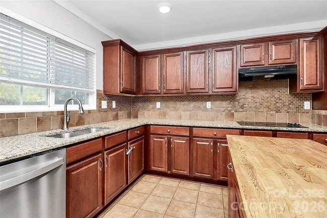 Building Photo - 15611 Normans Landing Dr