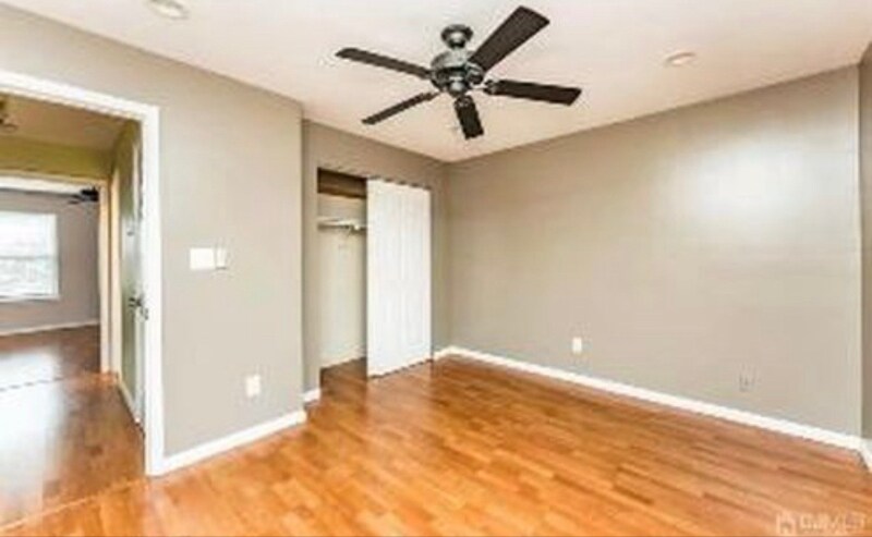 Building Photo - 208 Woodbridge Commons Way