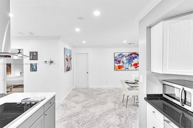 Building Photo - 2191 SW 27th Ln